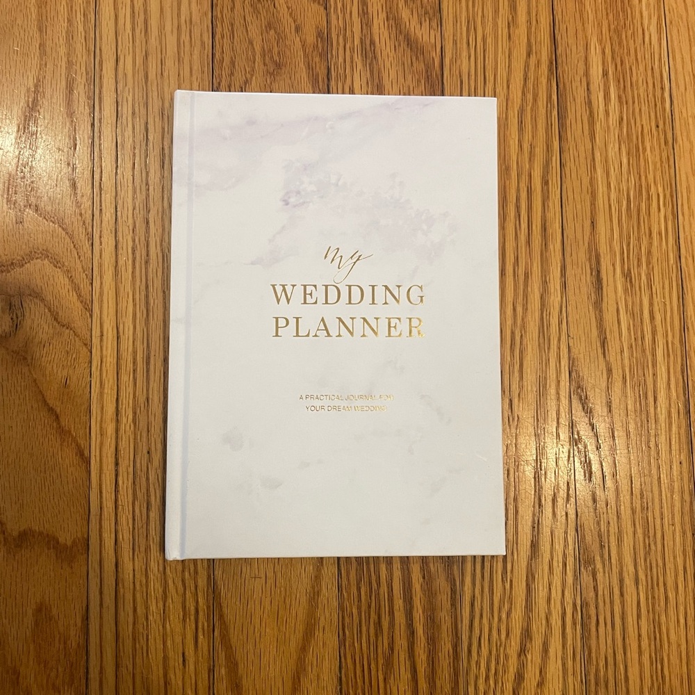 Elegant White Wedding Planner